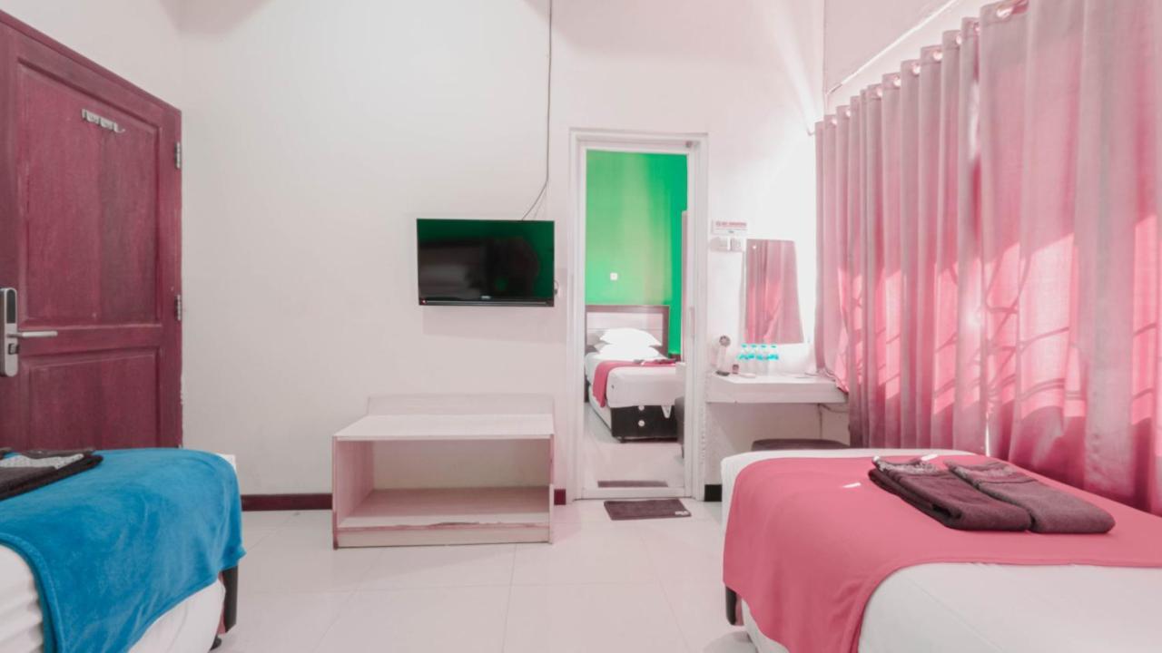 Cabin Hotel Sutomo Yogyakarta Exterior foto