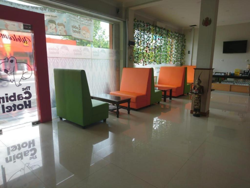 Cabin Hotel Sutomo Yogyakarta Exterior foto